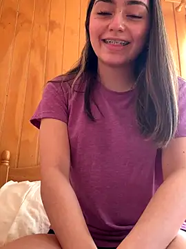 Snapshot of floooohv chatting on 11, 10, 2025 floooohv online show from 11, 10, 2025