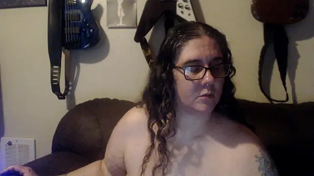 Dreaming Of Blue online show from 6, 3, 2025