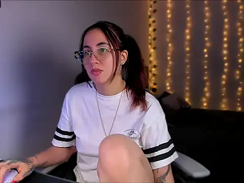 Snapshot of Camil_Lee chatting on 29, 10, 2025 Camil Lee online show from 29, 10, 2025