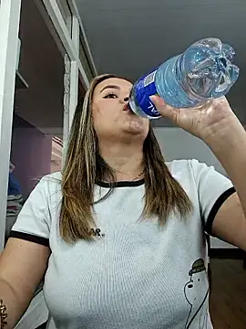 mandy-moore online show from 4, 2, 2026