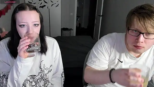 Snapshot of JayMollyy chatting on 16, 4, 2026 JayMollyy online show from 16, 4, 2026