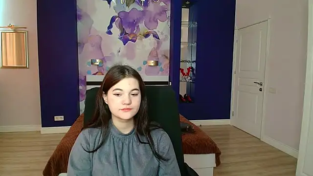 ElinaMils online show from 4, 3, 2025