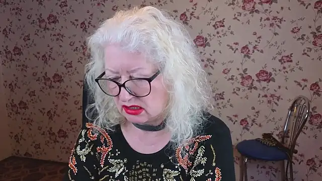 Maya Mayflower online show from 23, 12, 2025