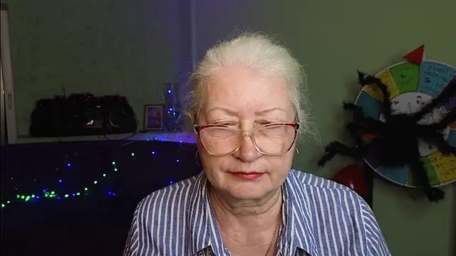 Maya Mayflower online show from 4, 3, 2025