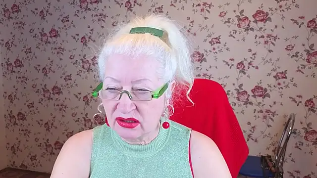 Maya Mayflower online show from 28, 11, 2025