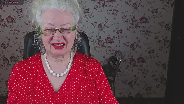 Maya Mayflower online show from 24, 4, 2026