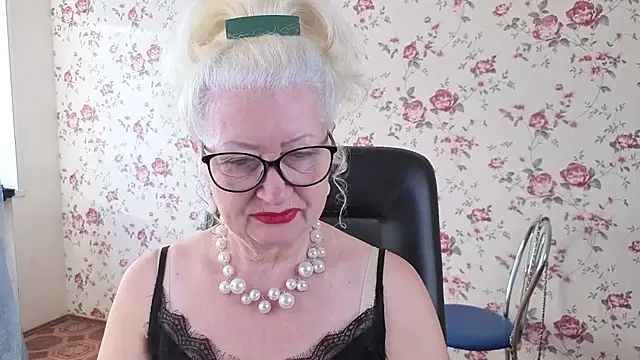 Maya Mayflower online show from 14, 9, 2025