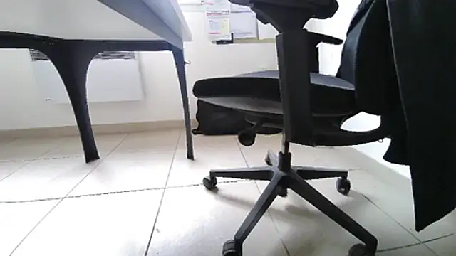 Snapshot of GM51-1988 chatting on 31, 10, 2025 GM51-1988 online show from 31, 10, 2025