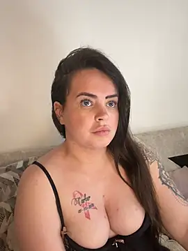 Snapshot of Sophie_23XX chatting on 2, 4, 2026 Sophie 23XX online show from 2, 4, 2026
