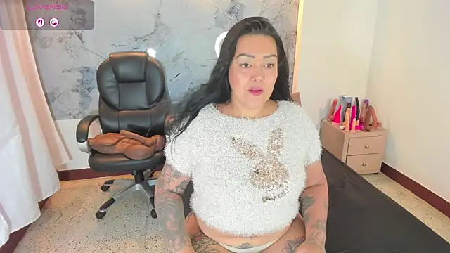 Snapshot of violeta_delavega1 chatting on 2, 10, 2025 violeta delavega1 online show from 2, 10, 2025