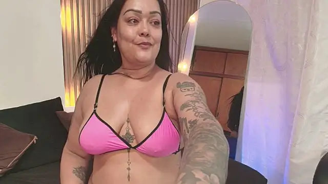 Snapshot of violeta_delavega1 chatting on 11, 3, 2025 violeta delavega1 online show from 11, 3, 2025