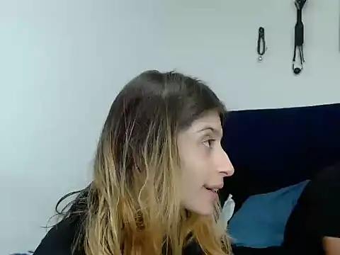 KratosAfroditacs online show from 4, 2, 2026