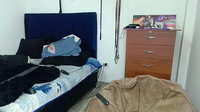 KratosAfroditacs online show from 9, 10, 2025