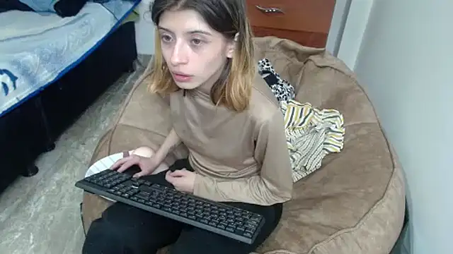 KratosAfroditacs online show from 17, 10, 2025