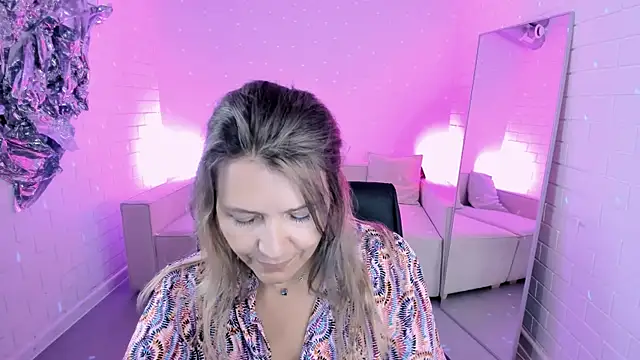 NicoleHitman online show from 29, 6, 2026