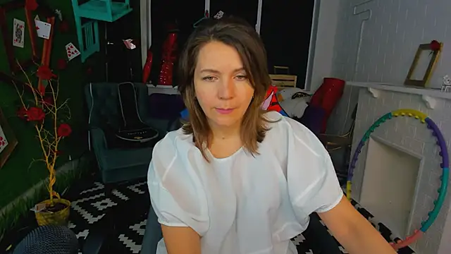 NicoleHitman online show from 5, 3, 2025