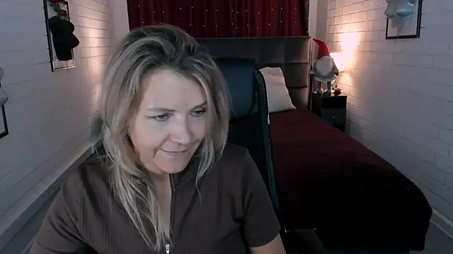 NicoleHitman online show from 24, 7, 2026