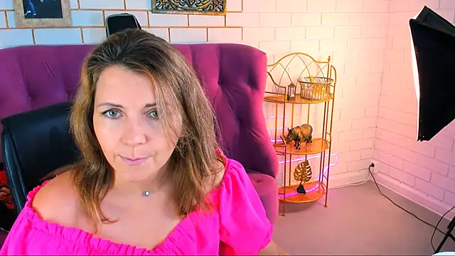 NicoleHitman online show from 6, 10, 2025