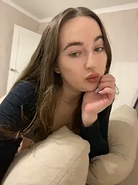 Snapshot of AlisaQSky chatting on 21, 11, 2025 AlisaQSky online show from 21, 11, 2025