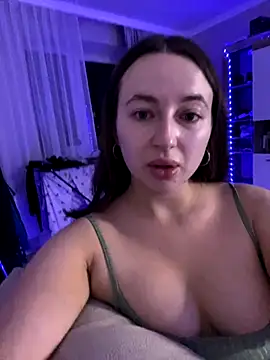 Snapshot of AlisaQSky chatting on 14, 10, 2025 AlisaQSky online show from 14, 10, 2025