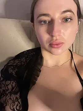 Snapshot of AlisaQSky chatting on 27, 10, 2025 AlisaQSky online show from 27, 10, 2025