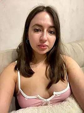 Snapshot of AlisaQSky chatting on 12, 10, 2025 AlisaQSky online show from 12, 10, 2025