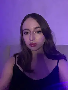 Snapshot of AlisaQSky chatting on 11, 10, 2025 AlisaQSky online show from 11, 10, 2025