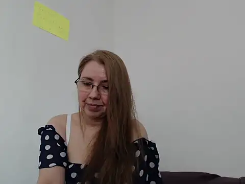 GiaLuvv11 online show from 21, 4, 2026