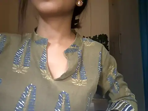 Queen Ayeshaa online show from 19, 3, 2025