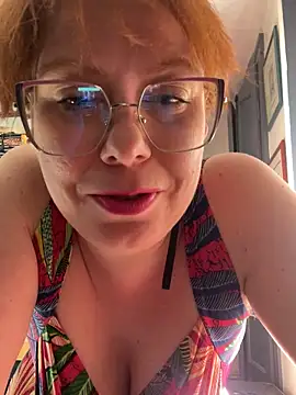 VeraaFlynn online show from 5, 3, 2025