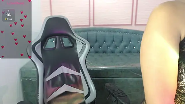 Snapshot of alexa_romero_t chatting on 11, 11, 2025 alexa romero t online show from 11, 11, 2025