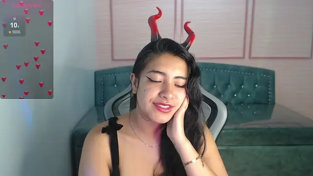 Snapshot of alexa_romero_t chatting on 18, 10, 2025 alexa romero t online show from 18, 10, 2025