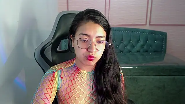 Snapshot of alexa_romero_t chatting on 11, 10, 2025 alexa romero t online show from 11, 10, 2025