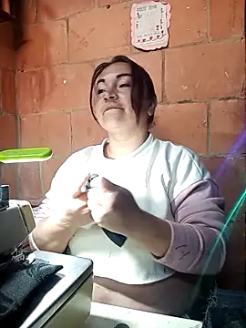 isis milove online show from 4, 3, 2026