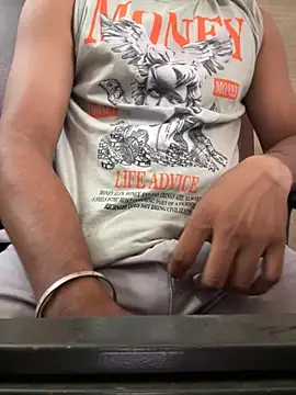 Snapshot of RightFielder chatting on 21, 10, 2025 RightFielder online show from 21, 10, 2025