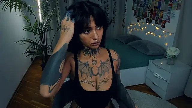 CharimgSabrina online show from 9, 11, 2025