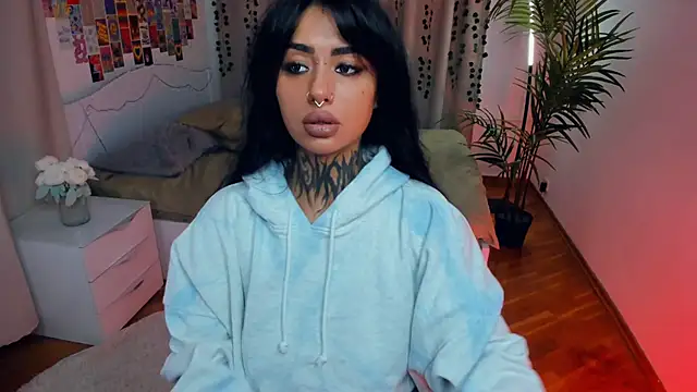 CharimgSabrina online show from 12, 2, 2026