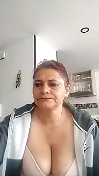 Snapshot of BiancaSteel chatting on 7, 11, 2025 BiancaSteel online show from 7, 11, 2025