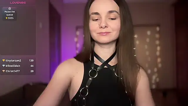 Snapshot of lanaloulou chatting on 28, 10, 2025 lanaloulou online show from 28, 10, 2025