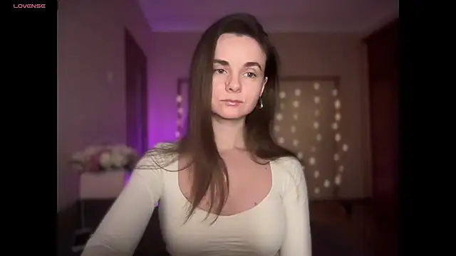 Snapshot of lanaloulou chatting on 30, 11, 2025 lanaloulou online show from 30, 11, 2025