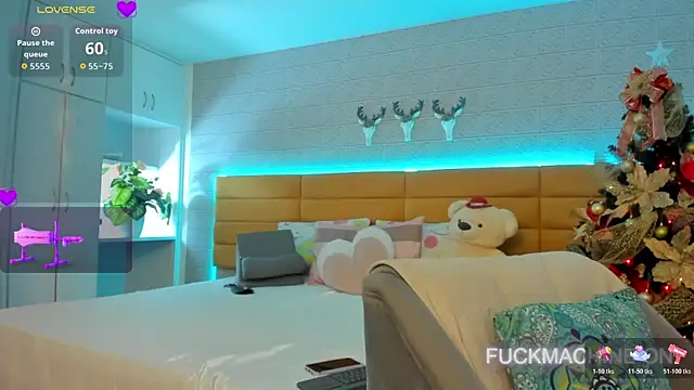 LeilaHiuston online show from 9, 11, 2025