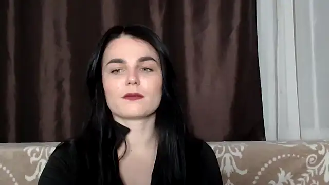 Silviaa online show from 5, 3, 2025