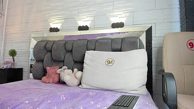 jade heartt online show from 7, 11, 2025