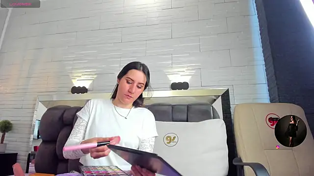 jade heartt online show from 24, 10, 2025