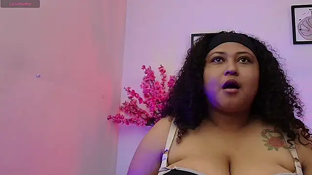 Snapshot of Ayliinn_ chatting on 24, 7, 2026 Ayliinn online show from 24, 7, 2026