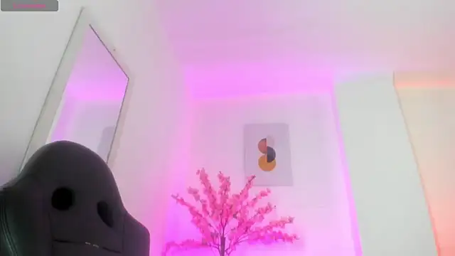 Snapshot of Ayliinn_ chatting on 28, 4, 2026 Ayliinn online show from 28, 4, 2026