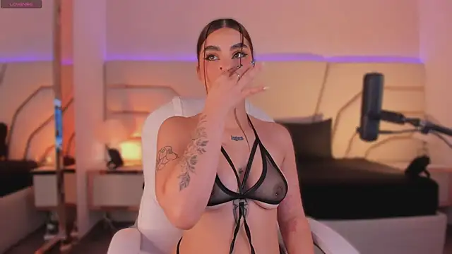 Violeta-Marquez online show from 13, 11, 2025