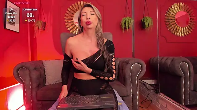 Snapshot of Victoria_romanee chatting on 21, 9, 2025 Victoria romanee online show from 21, 9, 2025