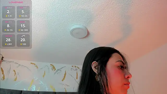 Cristal Velle online show from 10, 4, 2026