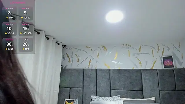 Cristal Velle online show from 2, 12, 2025